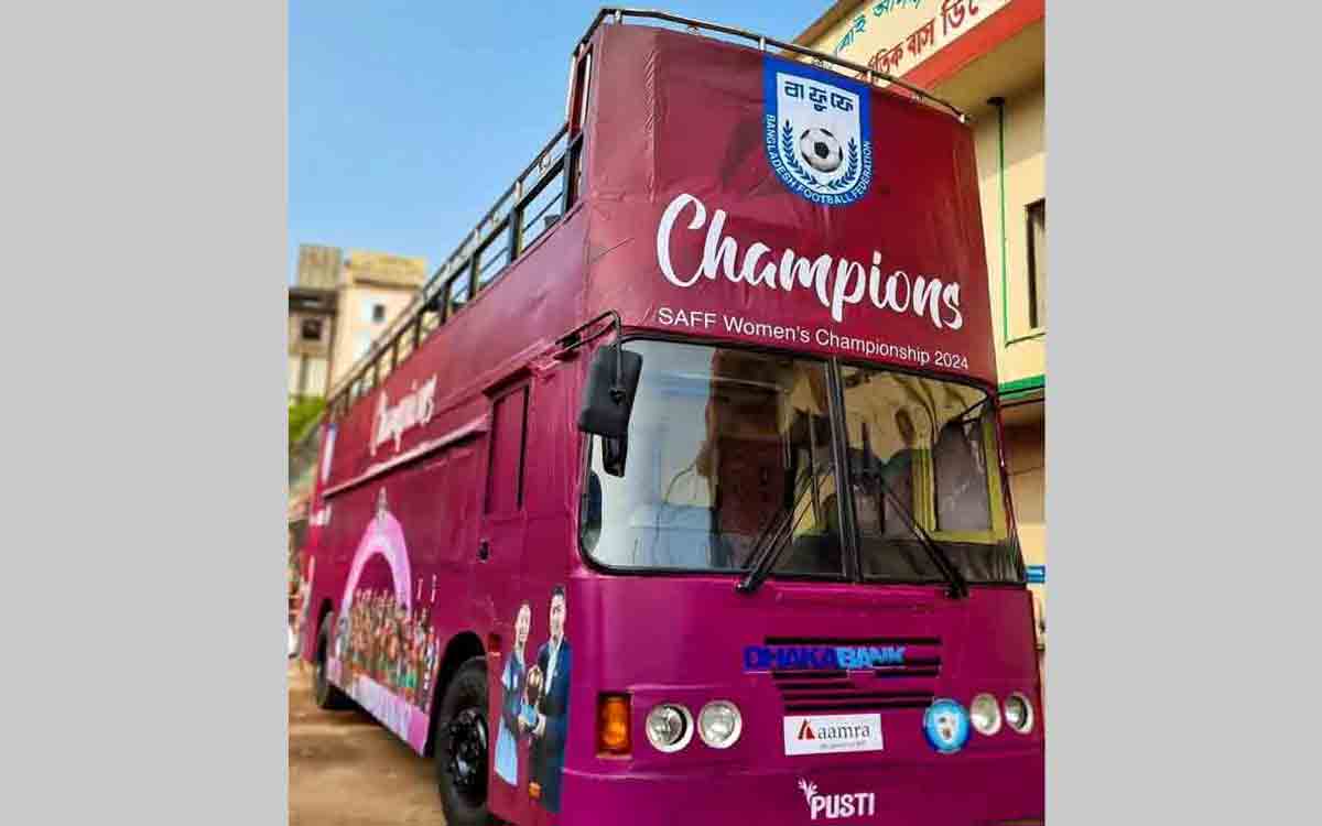 সাফ চ্যাম্পিয়নশিপদের বরণ করতে প্রস্তুত ছাদ খোলা বাস